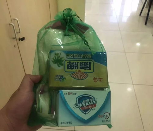 社区回馈显真情，平江伙伴获赠爱心日用品